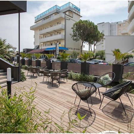 Hotel Caraibi Милано Мартима Екстериор снимка