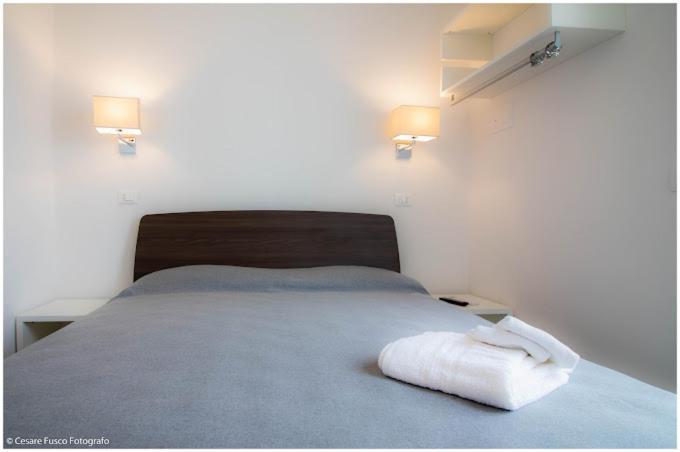 Hotel Caraibi Милано Мартима Екстериор снимка