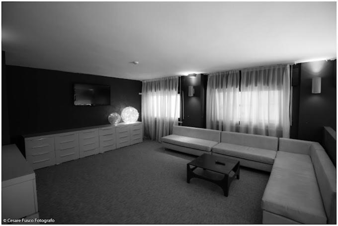 Hotel Caraibi Милано Мартима Екстериор снимка