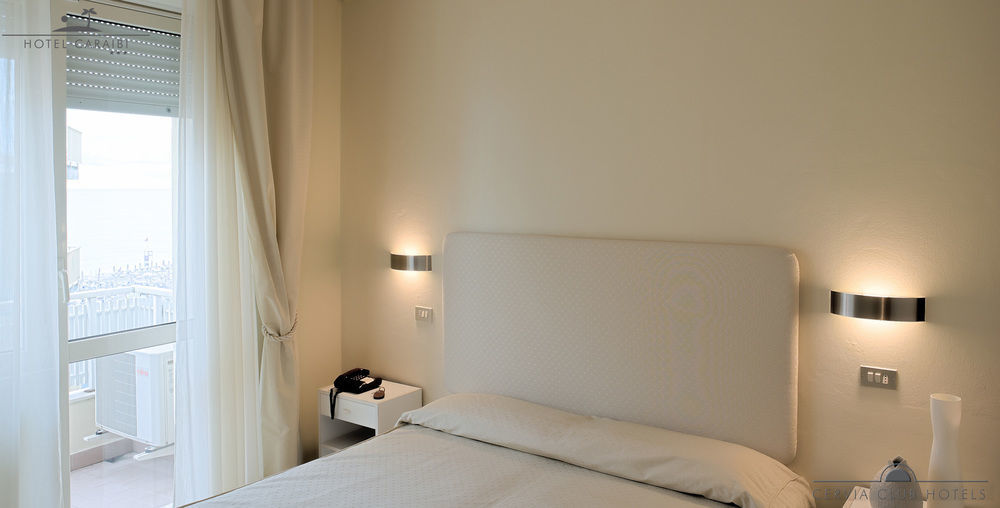 Hotel Caraibi Милано Мартима Екстериор снимка