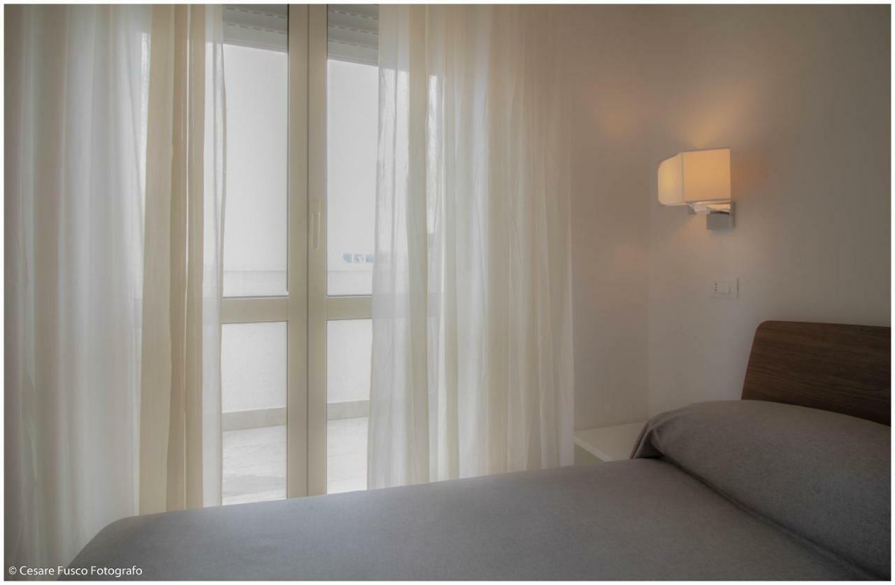 Hotel Caraibi Милано Мартима Екстериор снимка