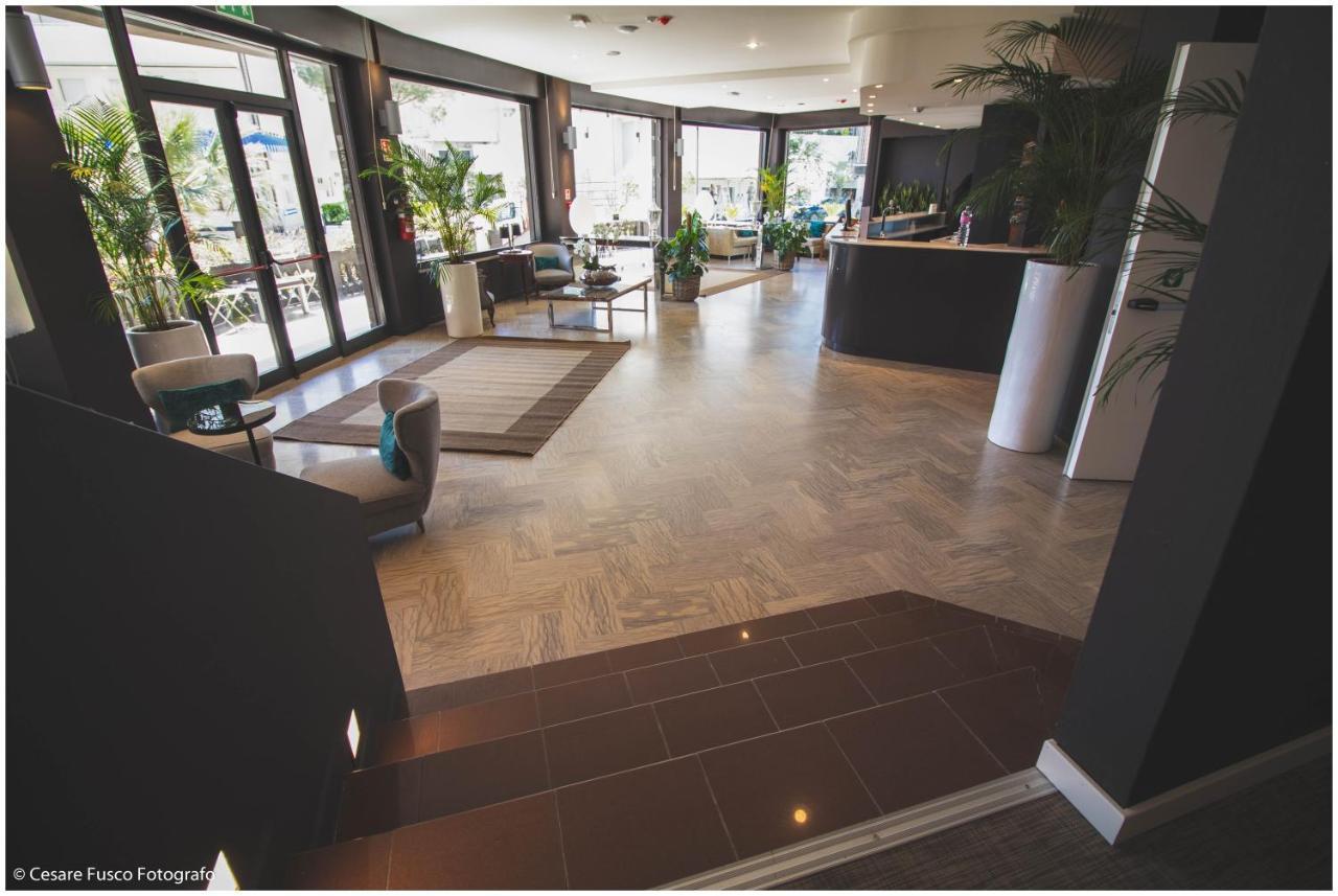 Hotel Caraibi Милано Мартима Екстериор снимка