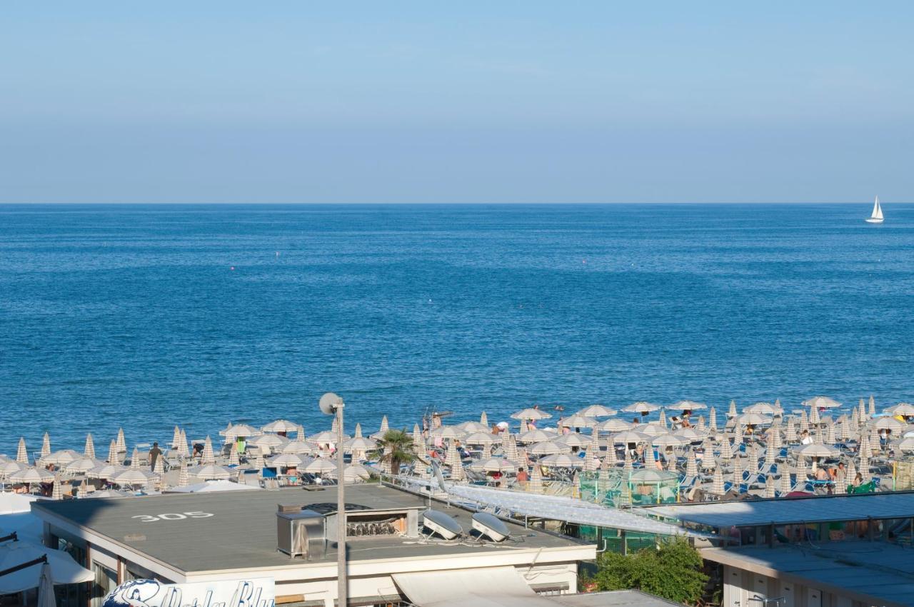 Hotel Caraibi Милано Мартима Екстериор снимка